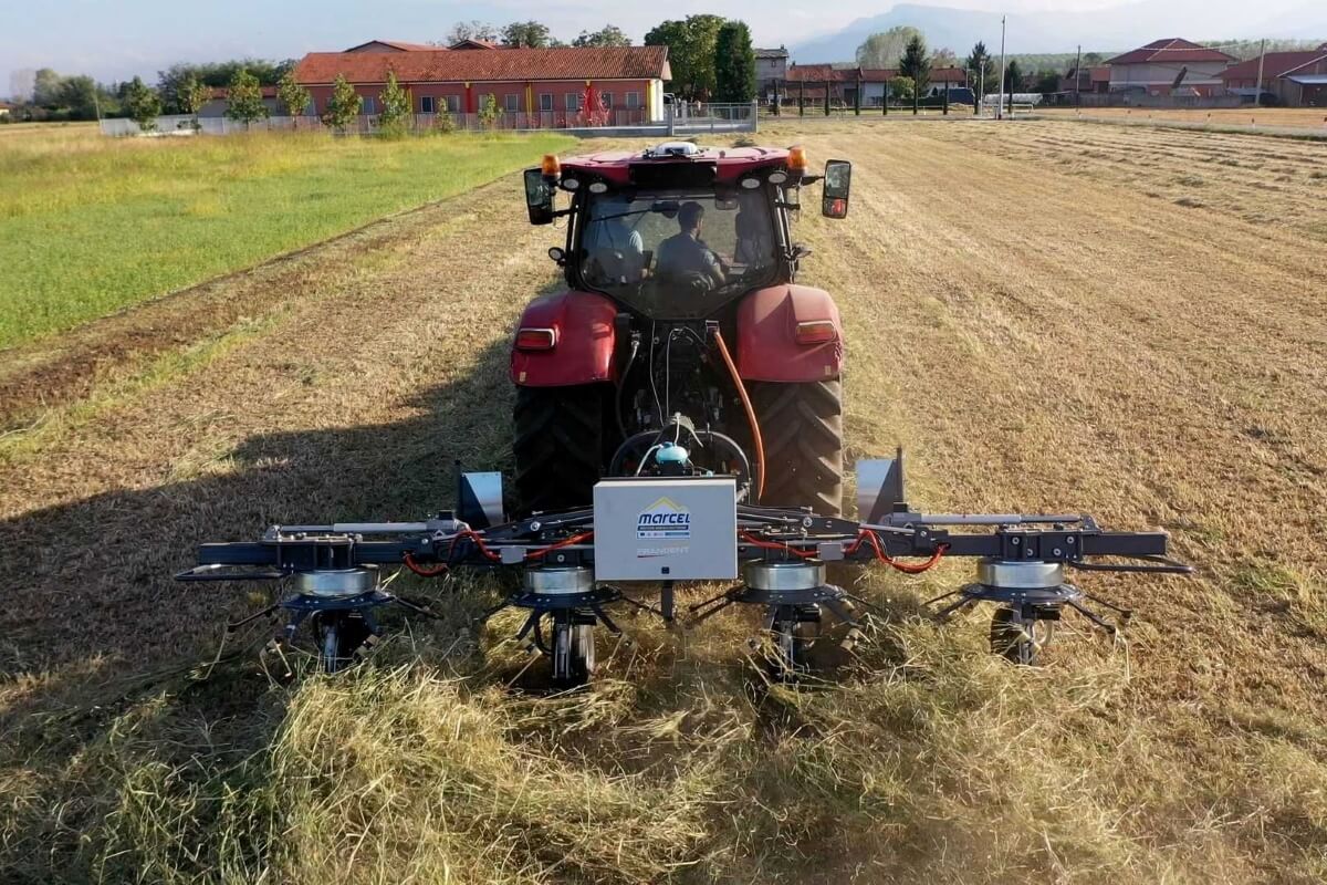Lo spandivoltafieno E-Spander di Frandent fa parte del progetto MArcEL per lo sviluppo di macchine agricole elettriche